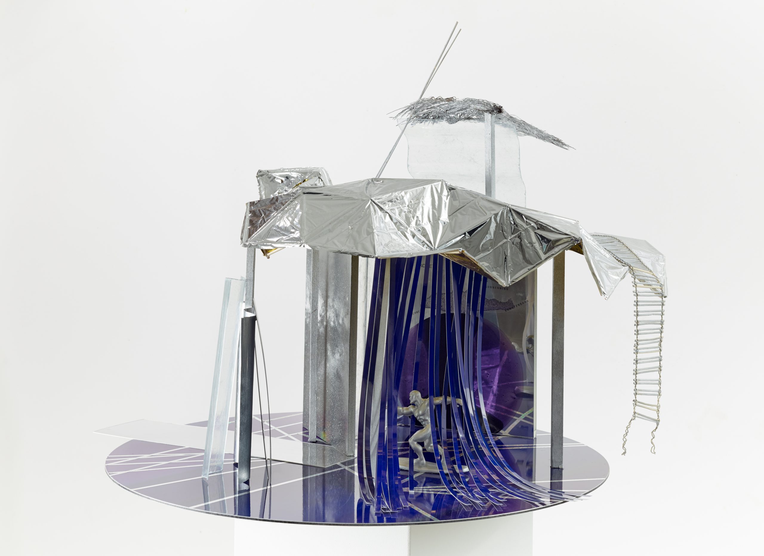 Silver Surfers Reise #2, Auf der Suche, 2014, mixed media, 69 x 82 x 60 cm
